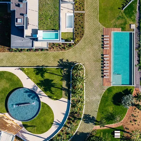 Acqua I By An Island *